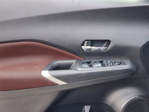 Used 2024 Nissan Kicks SR image 22