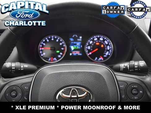 Used 2022 Toyota RAV4 XLE Premium image 12