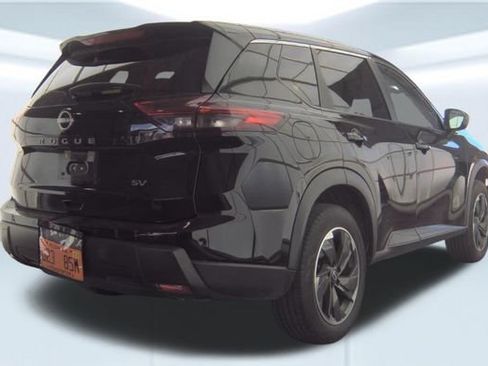 Used 2024 Nissan Rogue SV FWD image 6