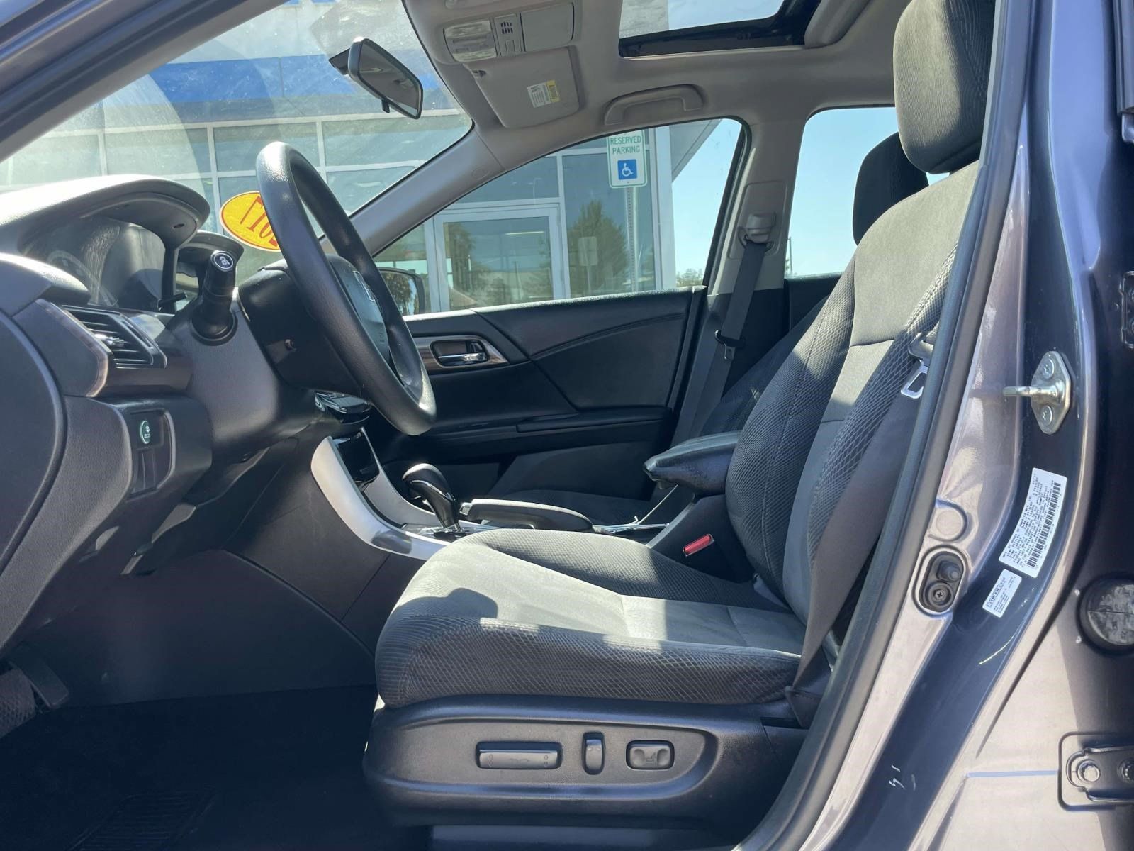 Used 2017 Honda Accord EX image 13