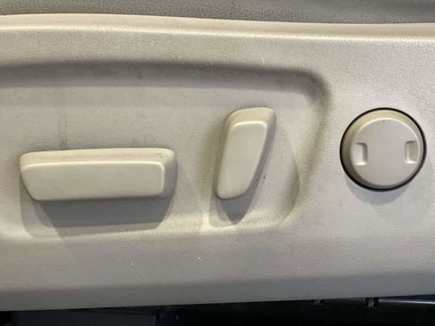 Used 2018 Toyota Highlander XLE image 15