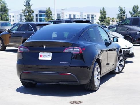 Used 2023 Tesla Model Y Long Range AWD/4WD image 7