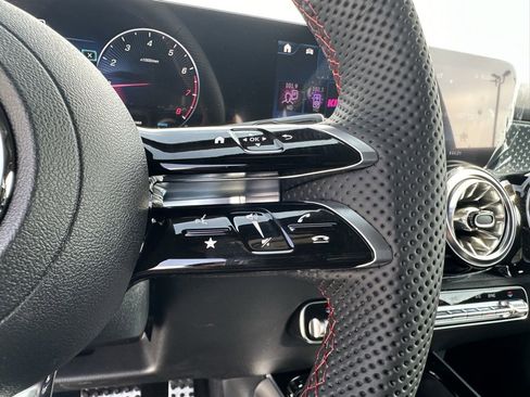 Used 2024 Mercedes-Benz GLB 250 image 21