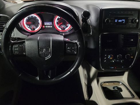 Used 2017 Dodge Grand Caravan SXT FWD image 22