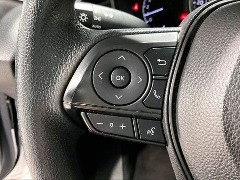 Used 2022 Toyota Corolla LE image 23