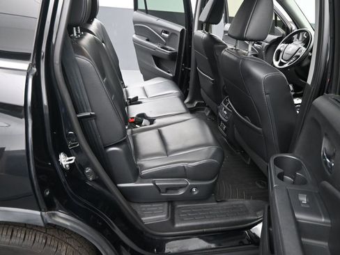 Used 2017 Honda Pilot Touring image 16