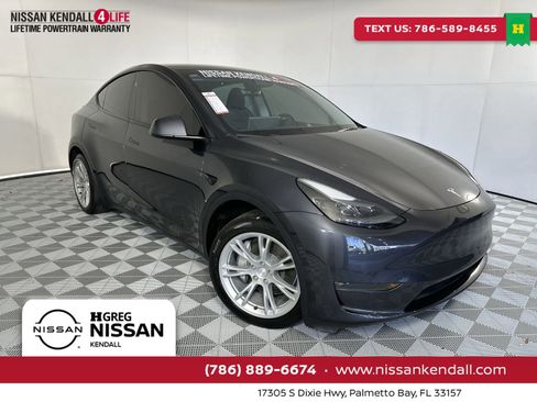 Used 2024 Tesla Model Y AWD image 1