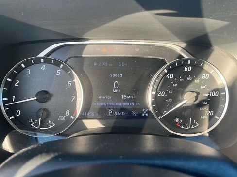 Used 2024 Nissan Frontier SV image 16