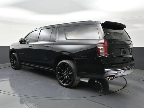 Used 2024 Chevrolet Suburban Premier w/ Premium Package RWD image 3