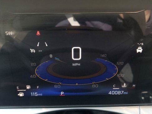 Used 2024 Chevrolet Trax LT image 13