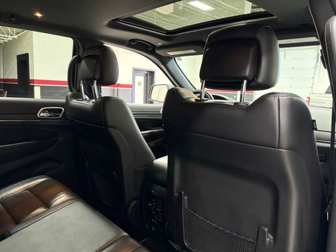 Used 2018 Jeep Grand Cherokee Limited image 29