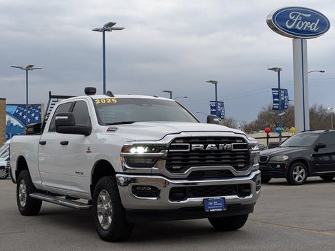Used 2025 RAM 2500 Lone Star AWD/4WD image 2