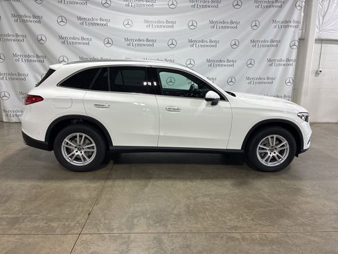 New 2026 Mercedes-Benz GLC 300 4MATIC image 3