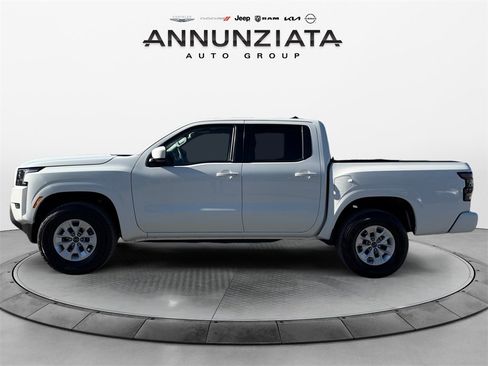 Certified 2024 Nissan Frontier SV image 2