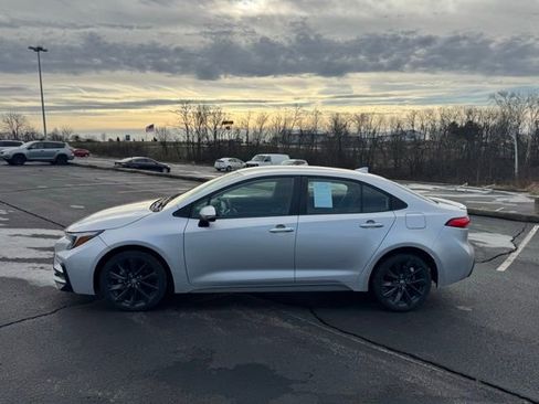 Used 2024 Toyota Corolla SE image 6