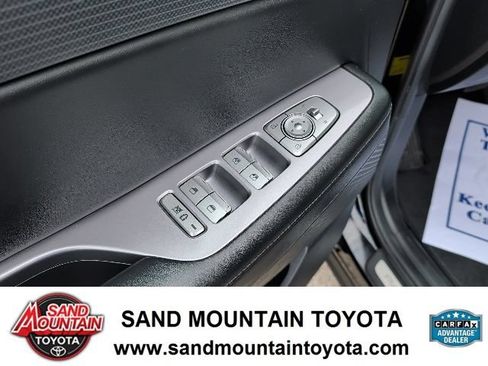 Used 2025 Hyundai Palisade Limited FWD image 14