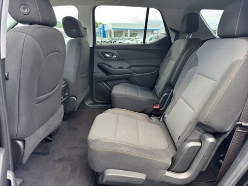 Used 2021 Chevrolet Traverse LT FWD image 16