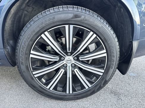 Used 2023 Volvo XC90 B6 Plus image 33