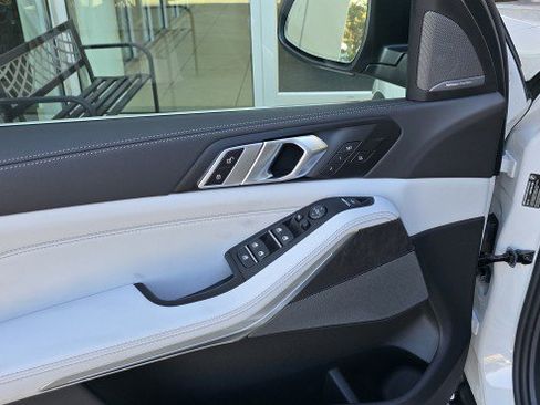 New 2026 BMW X5 sDrive40i image 11