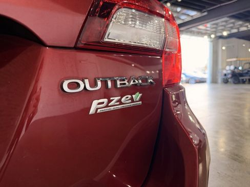 Used 2015 Subaru Outback 2.5i Premium image 9