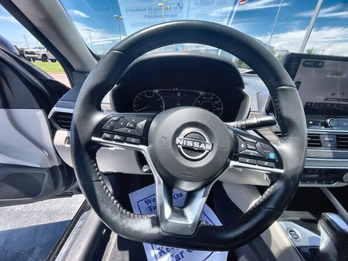 Used 2023 Nissan Altima 2.5 SL AWD/4WD image 11