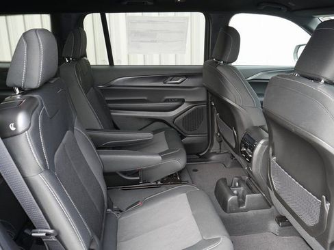 New 2026 Jeep Grand Cherokee L Laredo AWD/4WD image 27