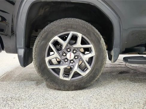 Used 2023 GMC Sierra 1500 SLT w/ SLT Premium Plus Package AWD/4WD image 13