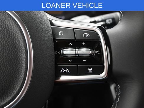 Used 2026 Kia Carnival EX FWD image 24
