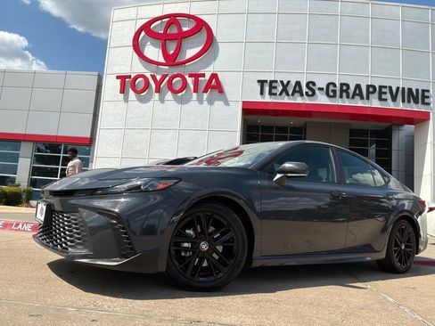 Used 2026 Toyota Camry SE FWD image 2