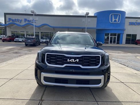Used 2025 Kia Telluride S FWD image 3