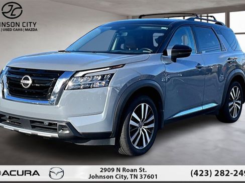 Used 2024 Nissan Pathfinder Platinum image 1