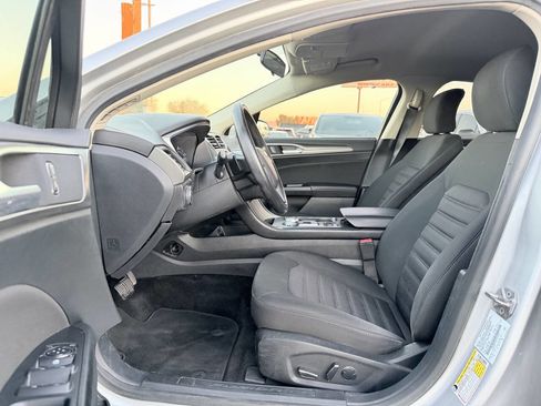 Used 2017 Ford Fusion SE image 17