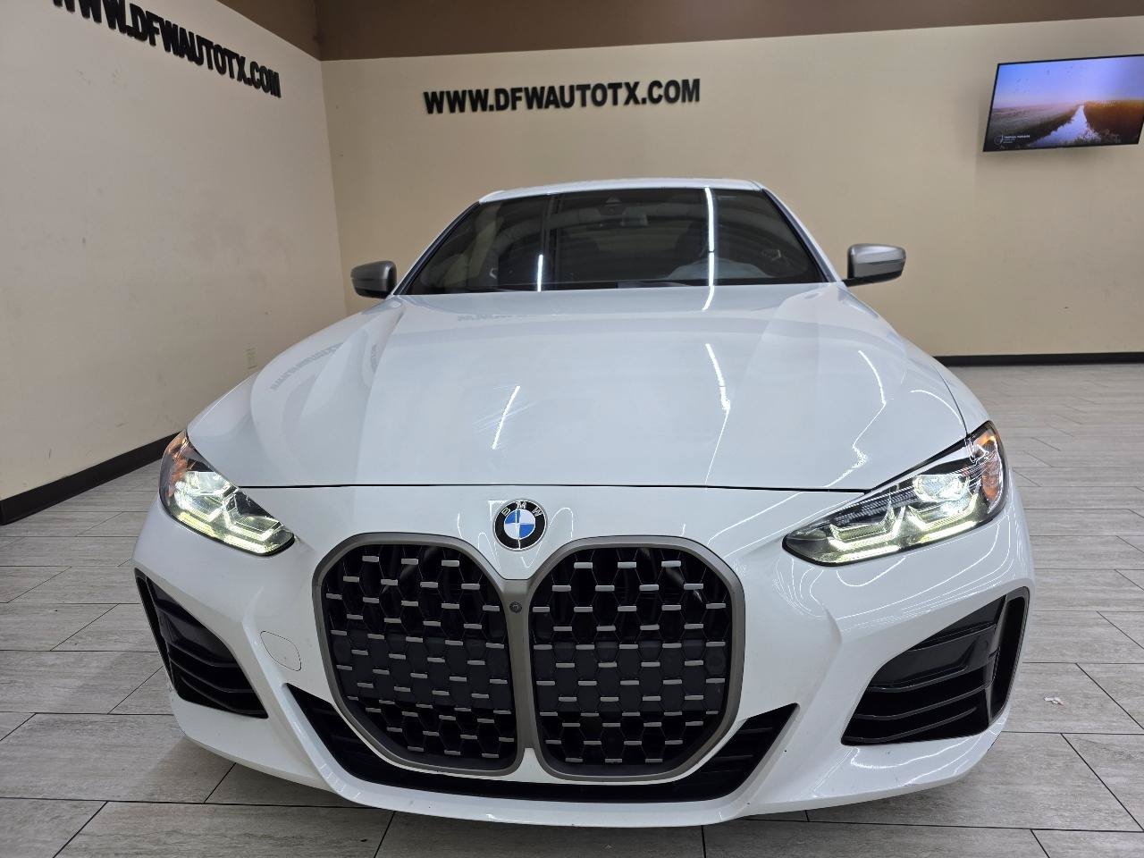 Used 2023 BMW M440i Coupe w/ Parking Assistance Package RWD image 3