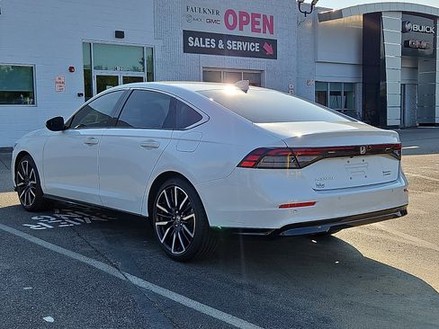 Used 2025 Honda Accord Touring image 4