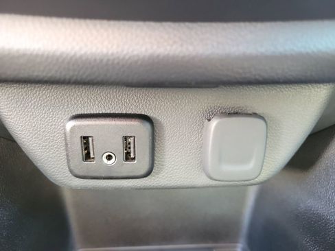 Used 2023 Chevrolet Traverse LT image 20