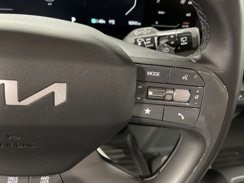 Used 2024 Kia EV9 Wind image 21