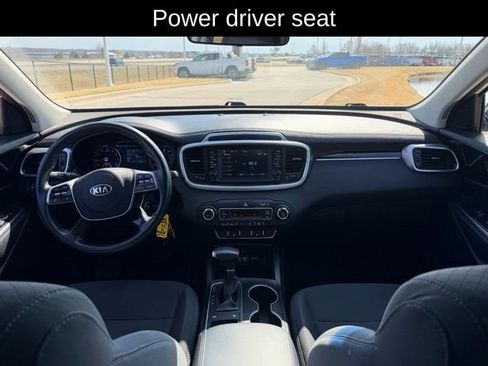 Used 2019 Kia Sorento S image 7