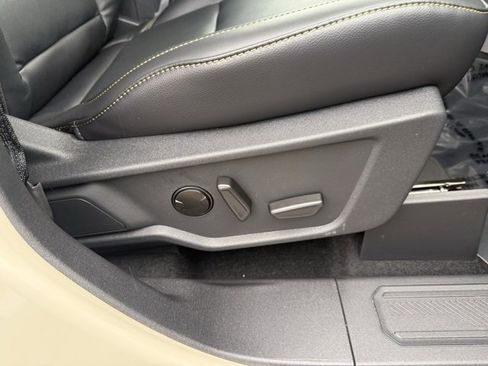 New 2025 Ford Bronco Badlands image 45