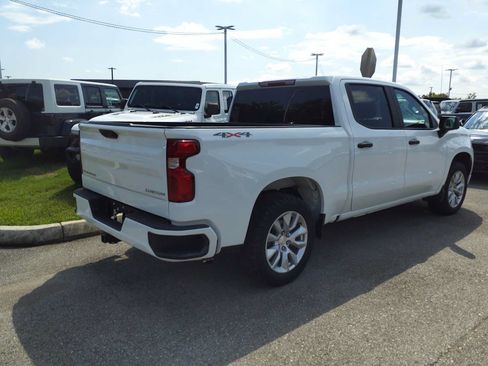 Used 2023 Chevrolet Silverado 1500 Custom AWD/4WD image 3
