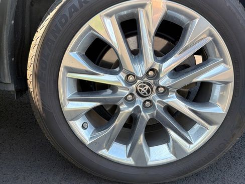 Used 2020 Toyota Highlander Limited AWD/4WD image 17