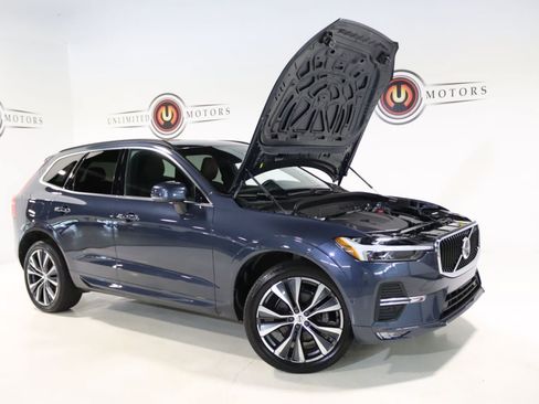 Used 2022 Volvo XC60 B5 Momentum w/ Advanced Package AWD/4WD image 29
