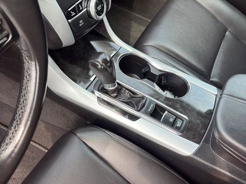 Used 2020 Acura TLX FWD image 14