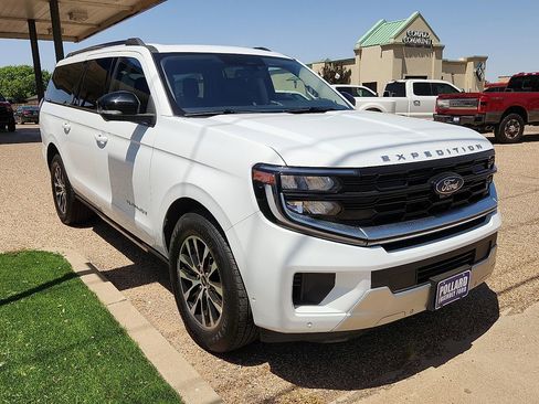 Used 2025 Ford Expedition Max Platinum AWD/4WD image 4