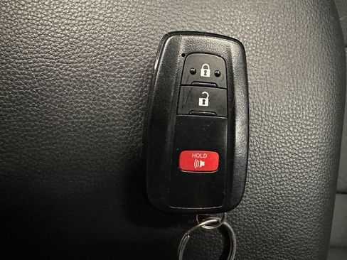 Used 2021 Toyota RAV4 XLE w/ XLE Grade Weather Package AWD/4WD image 16