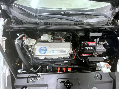 Used 2012 Nissan Leaf SL image 23