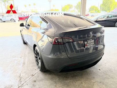 Used 2023 Tesla Model Y Performance AWD/4WD image 5