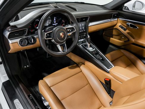 Used 2017 Porsche 911 Carrera S image 9