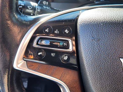 Used 2017 Cadillac Escalade ESV Luxury image 17
