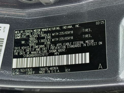 Certified 2025 Toyota Highlander LE AWD/4WD image 32
