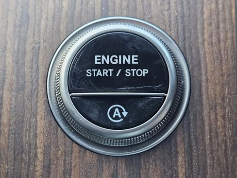 Certified 2025 Mercedes-Benz GLC 300 300 image 13